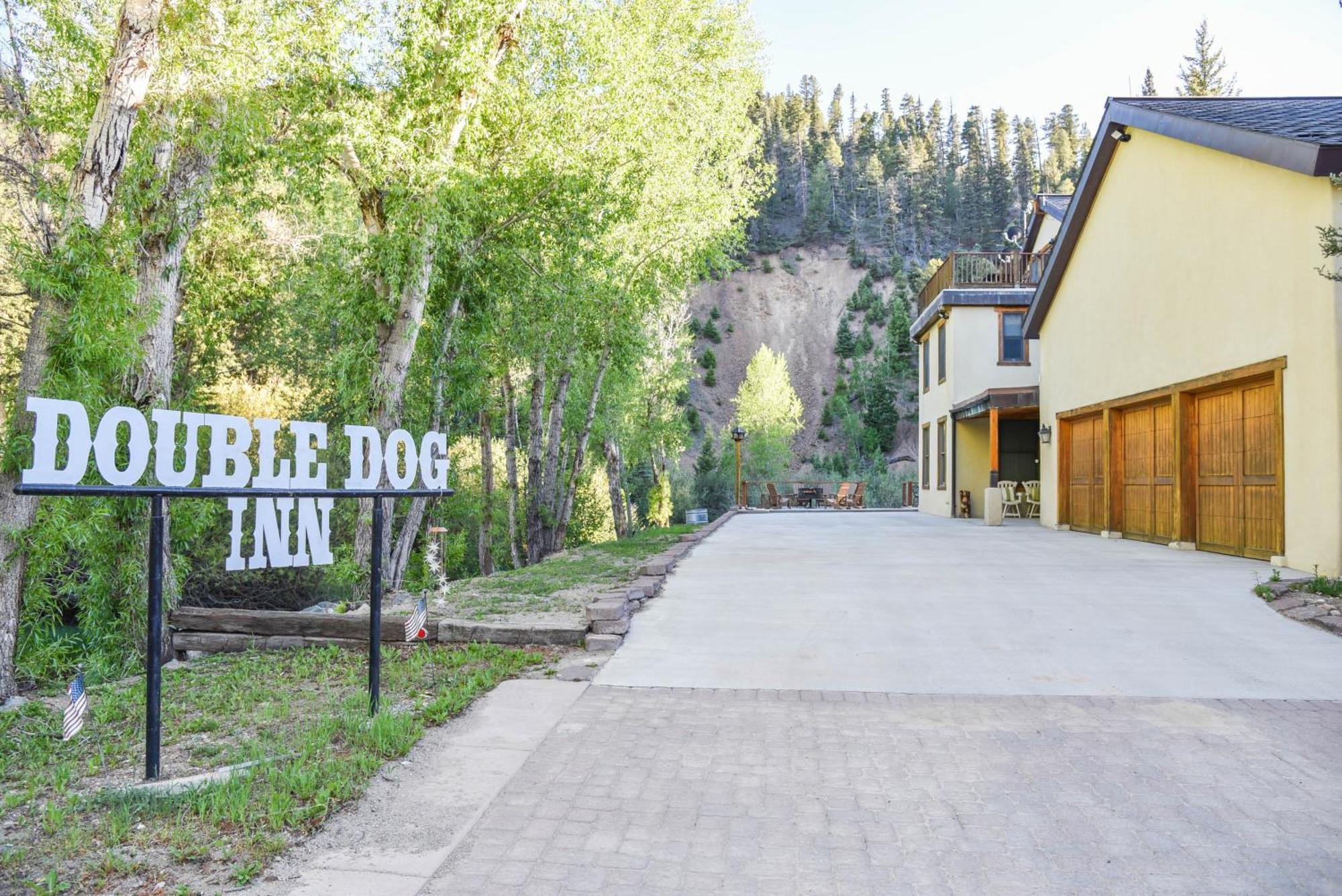 River Lyric Lodge - Formerly Double Dog Red River Eksteriør billede